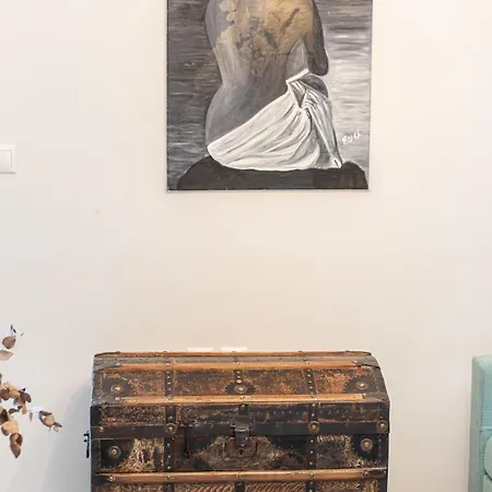 Daire The Square 2nd Floor *